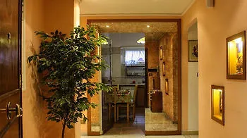4 Season Bed & Breakfast 2*